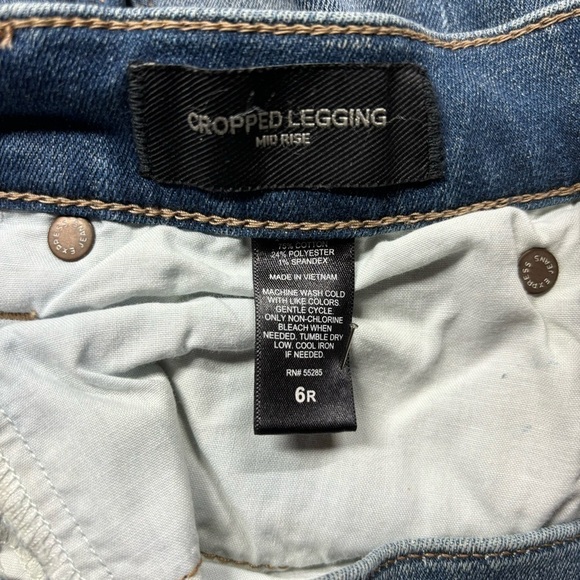 Express Jeans Womens 6 Cropped Legging Mid Rise Light Wash Fade Out Distressed - Picture 3 of 4